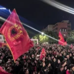 Foto: Prishtina mbushet sërish, protesta hyn në natën e 11-të