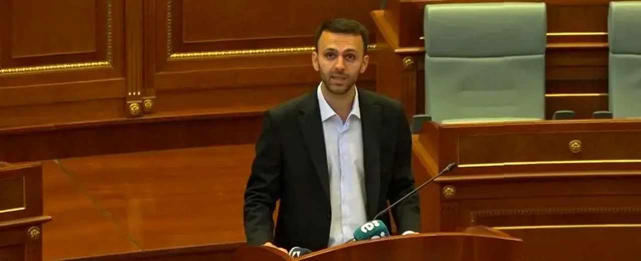 Foto: Altin Krasniqi i reagon ambasadorit britanik: “S’ju bën nder”