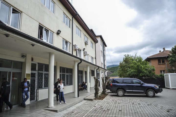 Gjykata në Mitrovicë ia zgjat edhe dy muaj paraburgimin të dyshuarit për vrasje