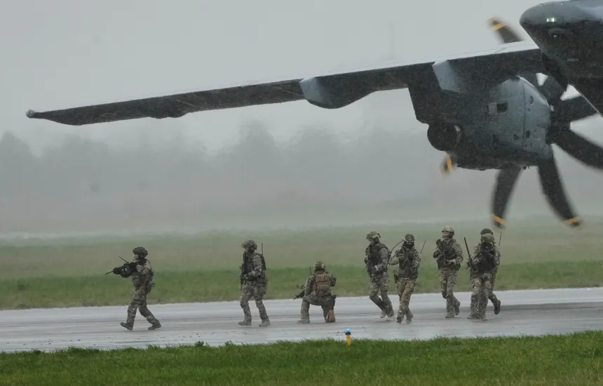 NATO rrëzon dronin mbi Lituani, rriten tensionet në Baltik