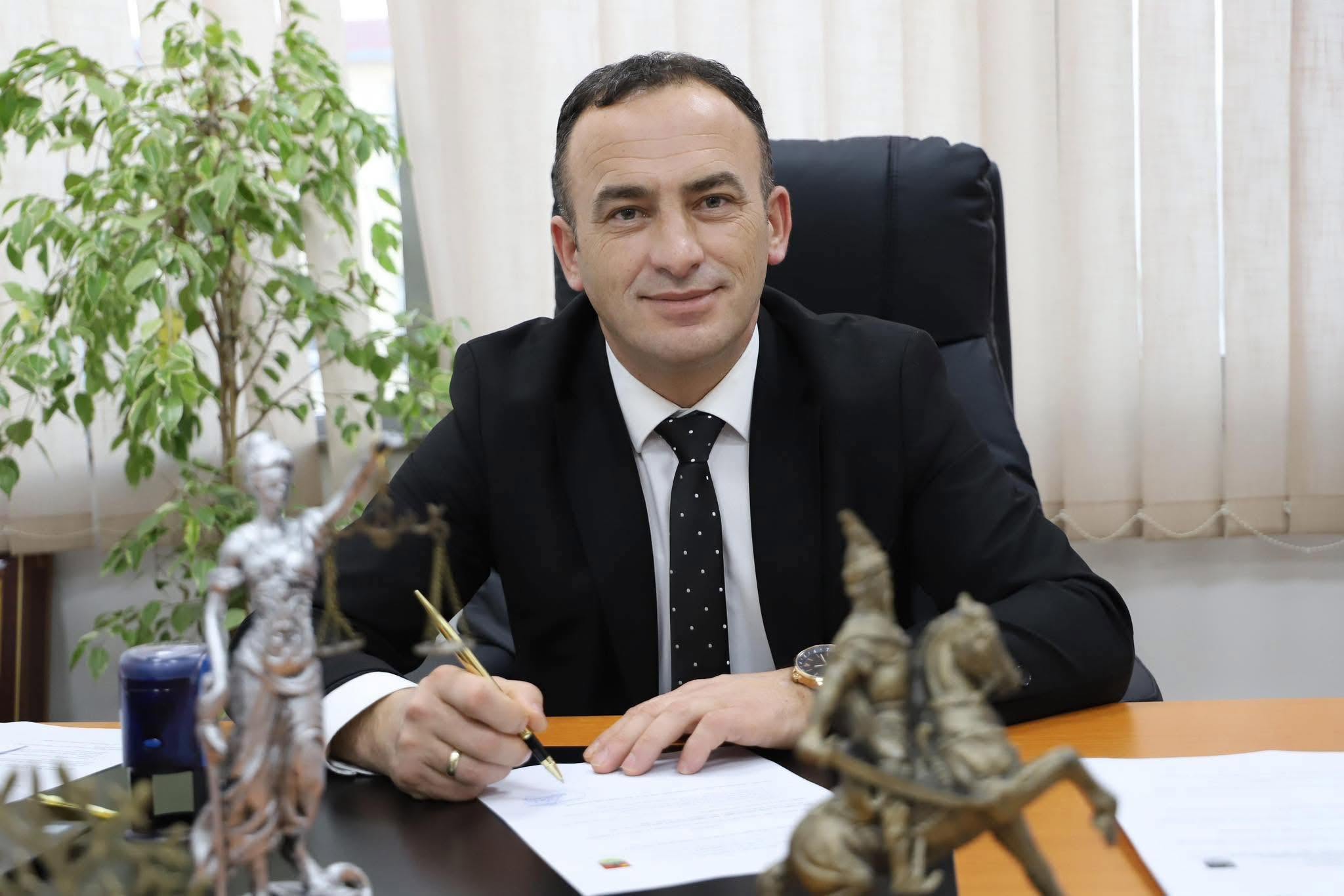 Foto: Obiliqi propozon 100 euro në muaj për fëmijët me aftësi të kufizuara
