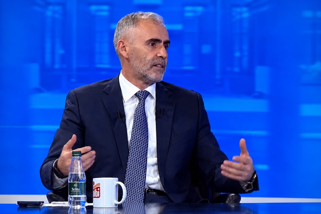 Avokati Berisha: Presidenti nuk mund t’i falë katër të dënuarit nga Specialja