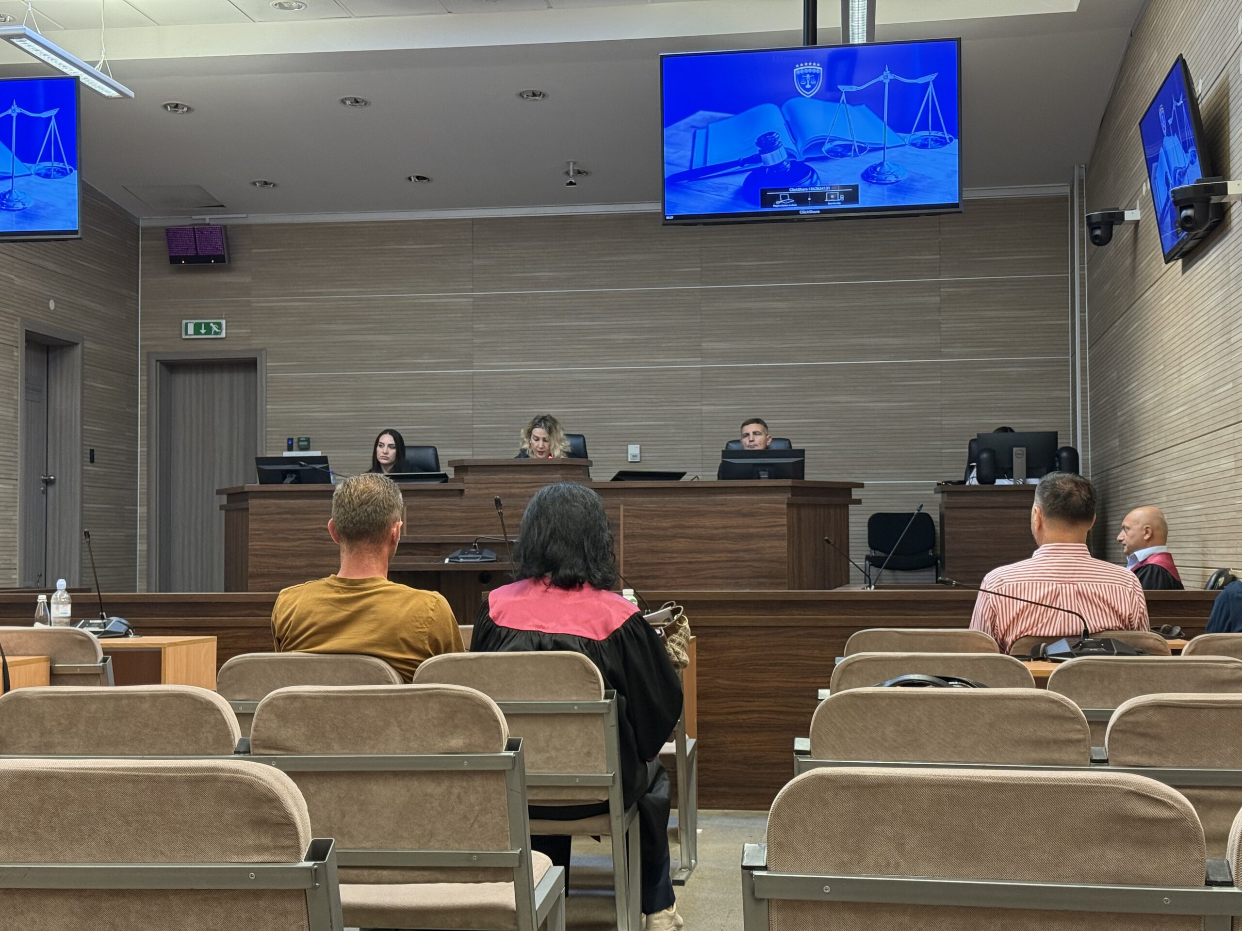 Dy të pandehur pranojnë fajësinë në dosjen e Telekomit, shtyhet seanca