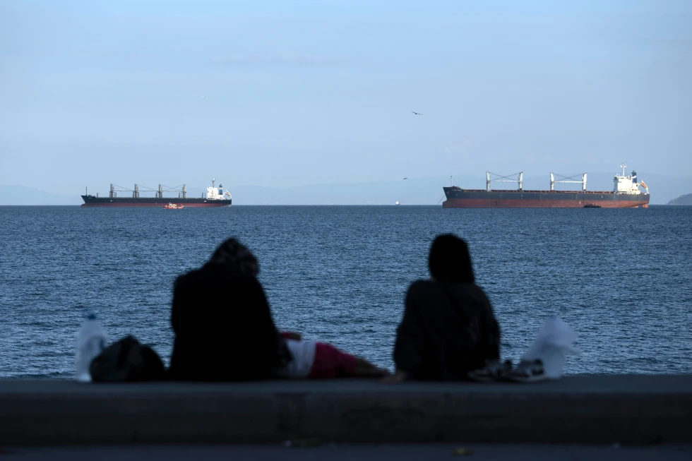 Anija turke fundoset pas përplasjes në Marmara, 10 të zhdukur