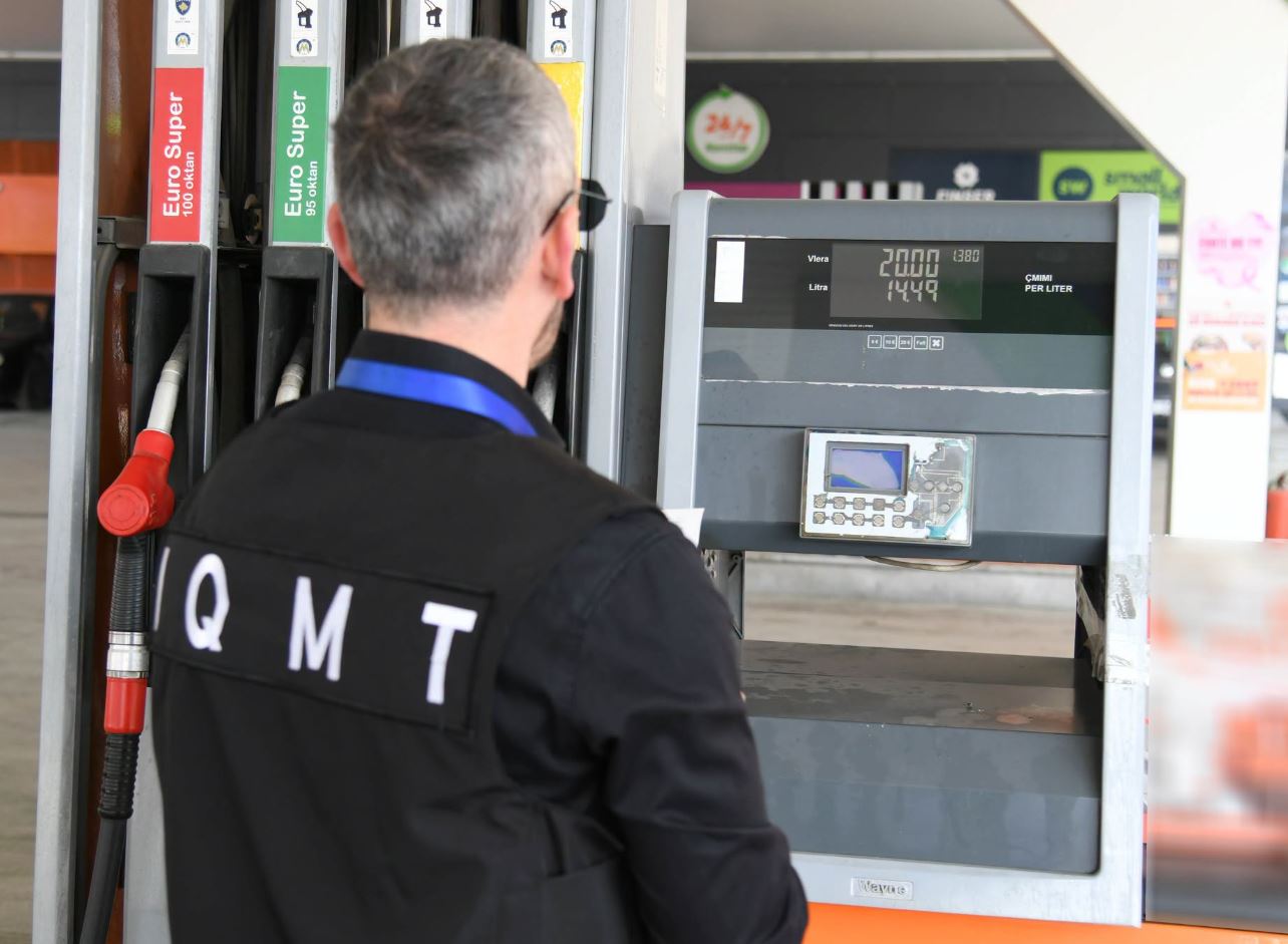 Foto: Nafta shkon në 1.94 euro, MINTI: Nuk ka abuzim me çmime