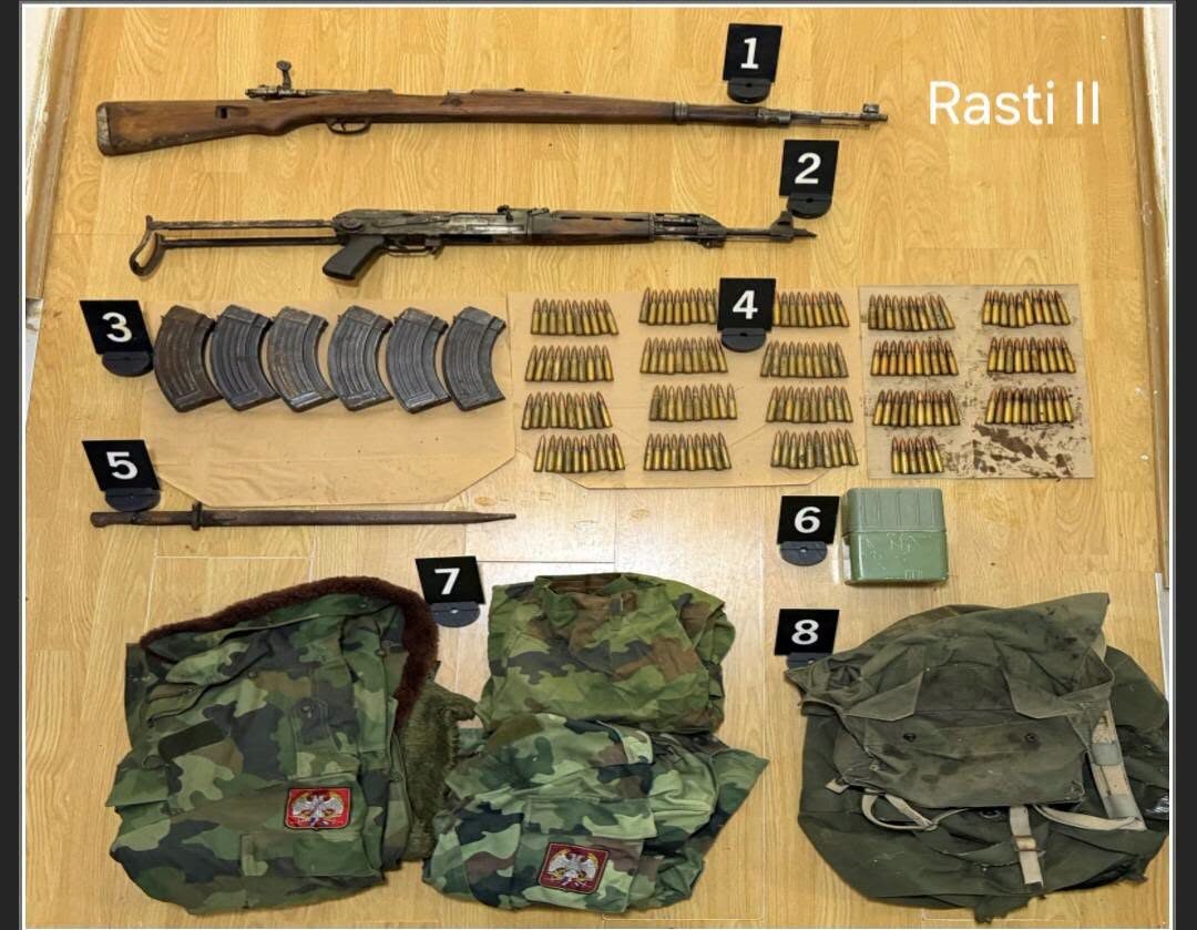 Foto: Policia gjen armë e municion në veri, arrestohet një person