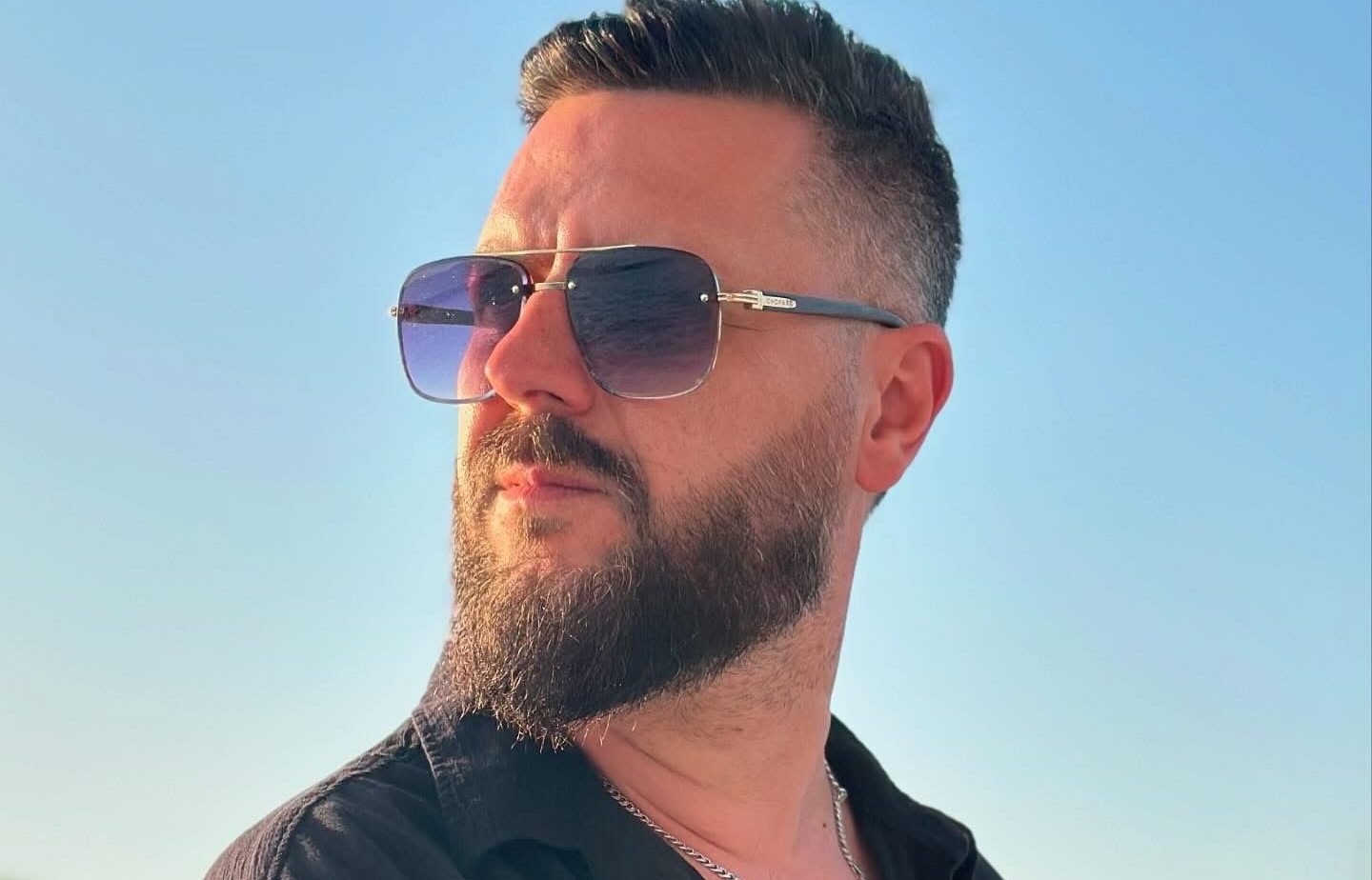 Ari Bajgora reagon ndaj mbishkrimit “Kosova është Serbi” në Oslo