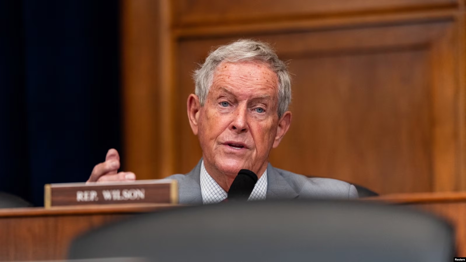 Foto: Dy ligjvënës amerikanë kërkojnë përjashtimin e partisë së Vuçiqit