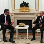 Foto: Vuçiq i kumton Putinit se do të japë dorëheqje