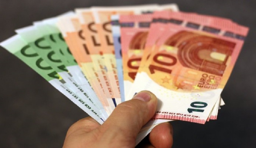 Foto: Remitancat nga diaspora arrijnë në 692 milionë euro këtë vit