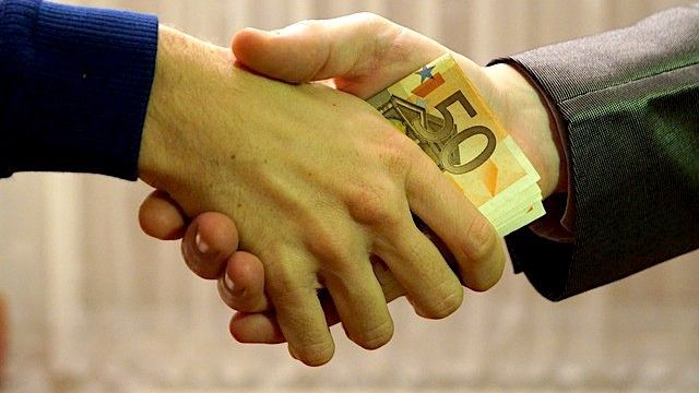 Foto: Arrestohet në Rahovec, dyshohet se merrte deri në 500 euro ryshfet
