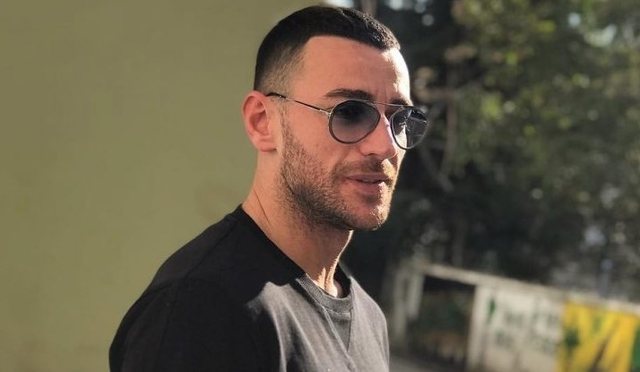 Foto: Stresi fshin fotot dhe bën unfollow të gjithëve, paralajmëron albumin e fundit