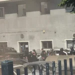 Foto: Hidhen mjete piroteknike para Kuvendit gjatë protestës për Specialen