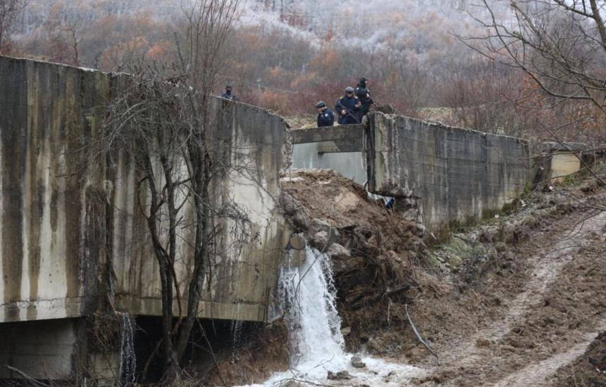Foto: Sulmi në Ibër-Lepenc: 20 kilogramë eksploziv dhe mbi 376 mijë euro dëme