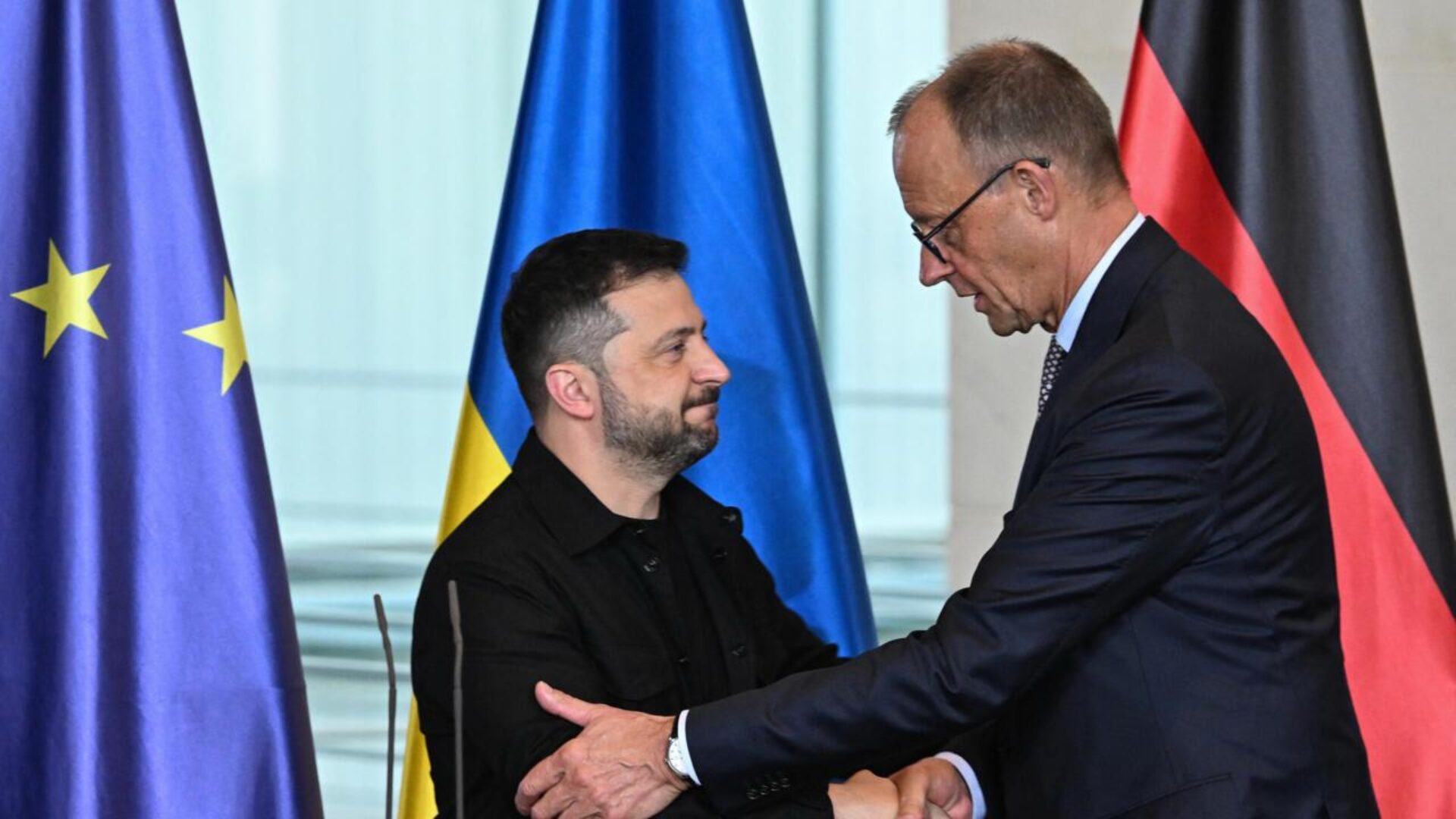 Merz mbërrin në Kiev nën sirena, Gjermania premton mbi një miliard euro