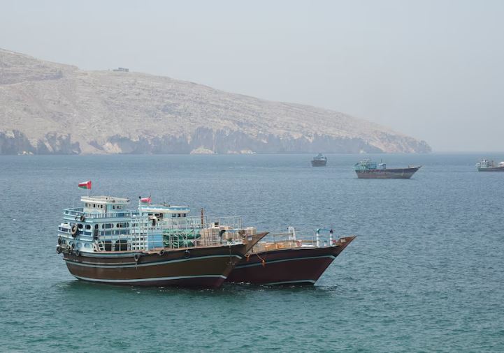 Irani vendos shtatë kushte për rihapjen e Ngushticës së Hormuzit